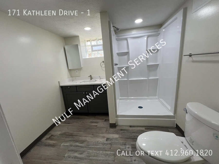 171 Kathleen Dr #1 - Photo 5 of 10