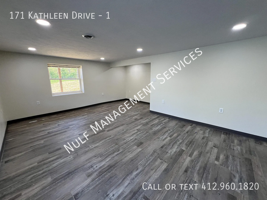 171 Kathleen Dr #1 - Photo 6 of 10