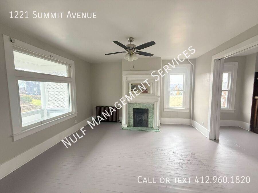 1221 Summit Ave - Photo 3 of 9