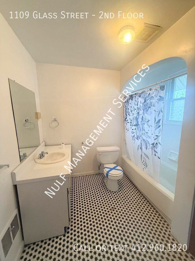 1109 Glass St #2ndFL - Photo 4 of 4