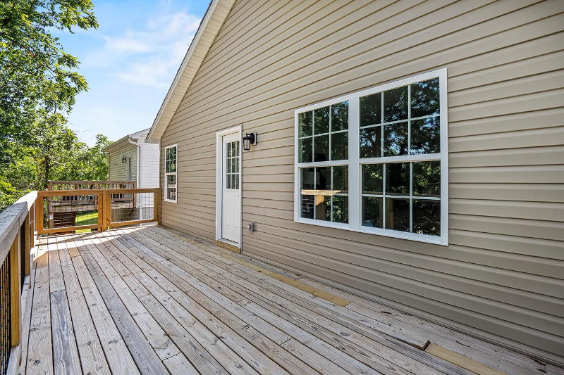 812 Aubrey Ave - Photo 4 of 19