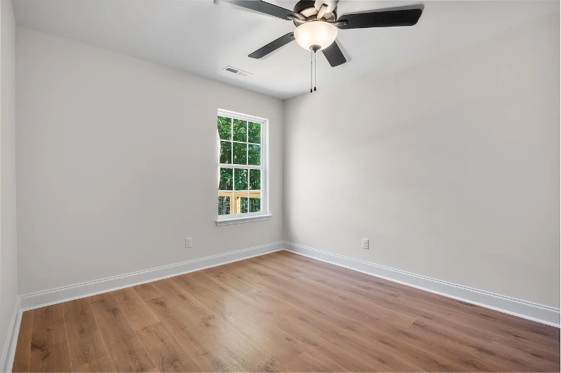 812 Aubrey Ave - Photo 5 of 19