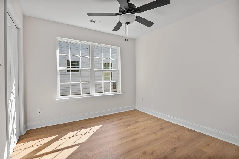 812 Aubrey Ave - Photo 7 of 19