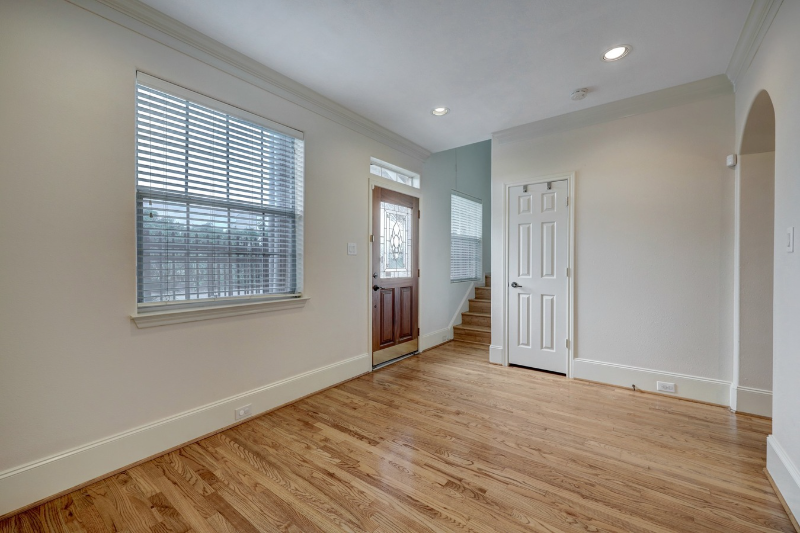 1749 Aden Dr - Photo 2 of 16