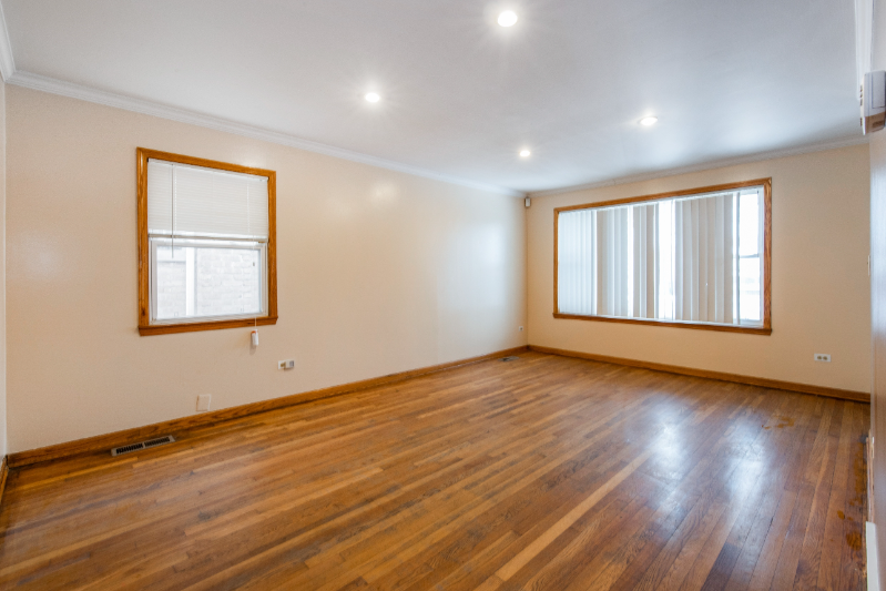 8906 S Halsted St - Photo 2 of 9