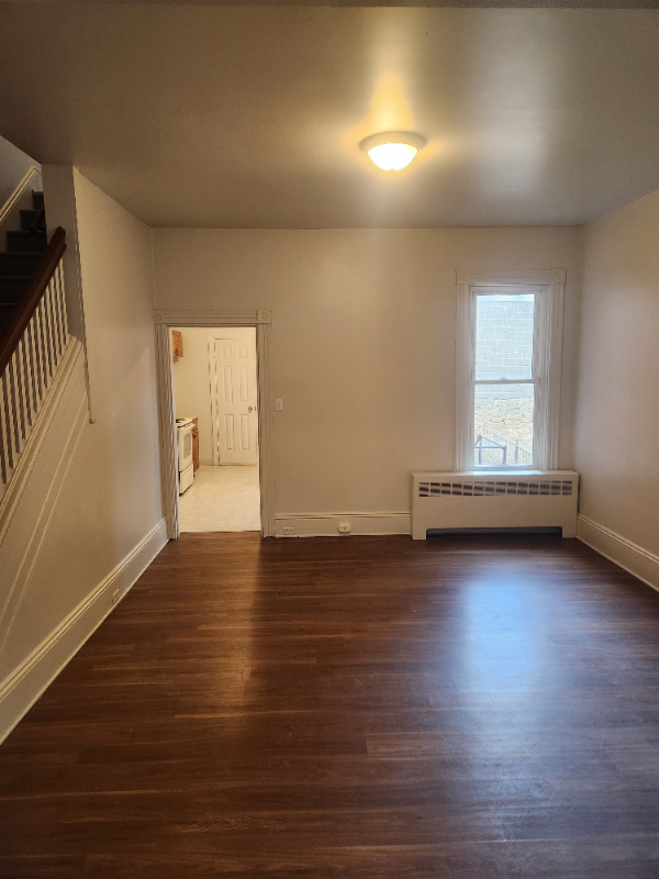 56 Green St - Photo 4 of 20