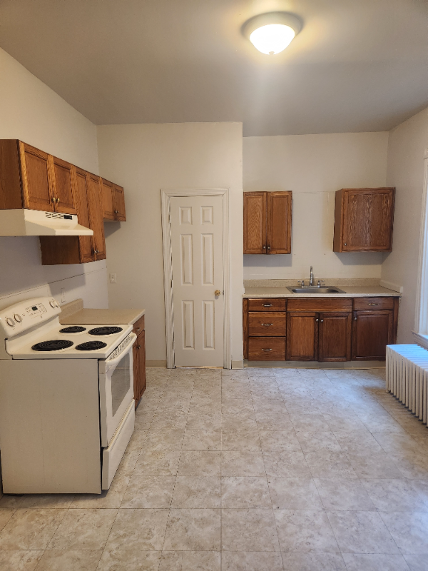 56 Green St - Photo 6 of 20