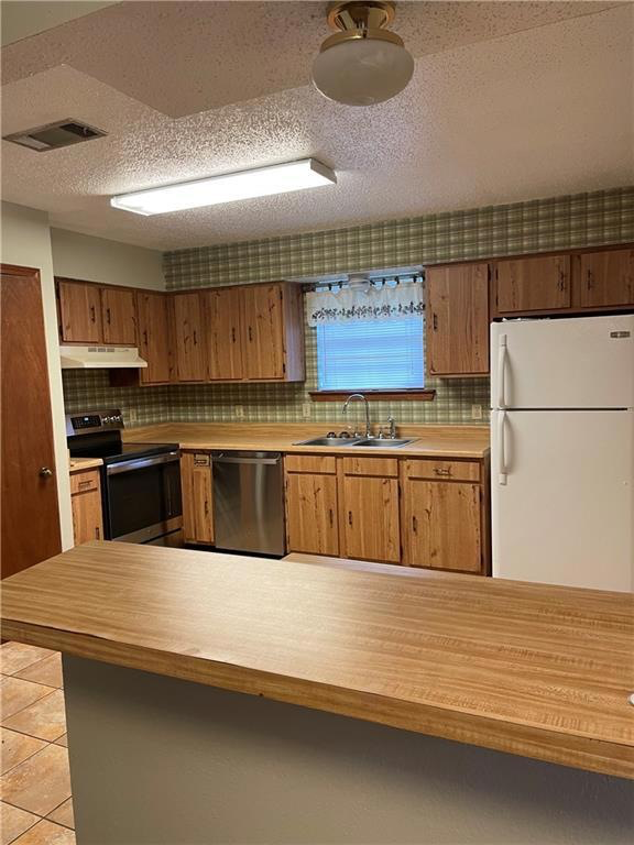 3841 25th St #3841 - Photo 2 of 9