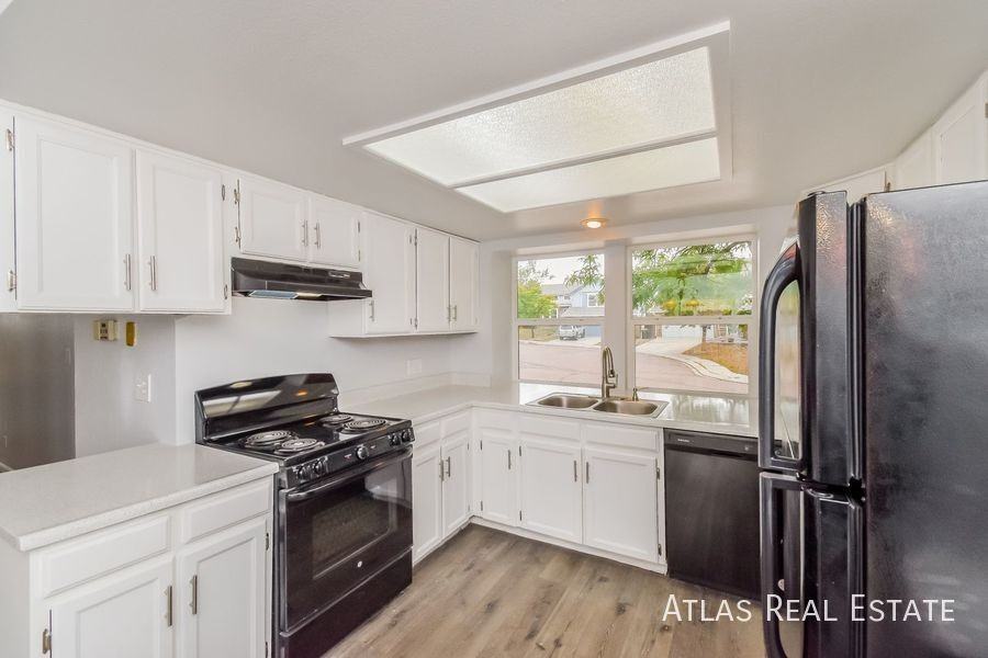 8560 Ilex Dr - Photo 6 of 20