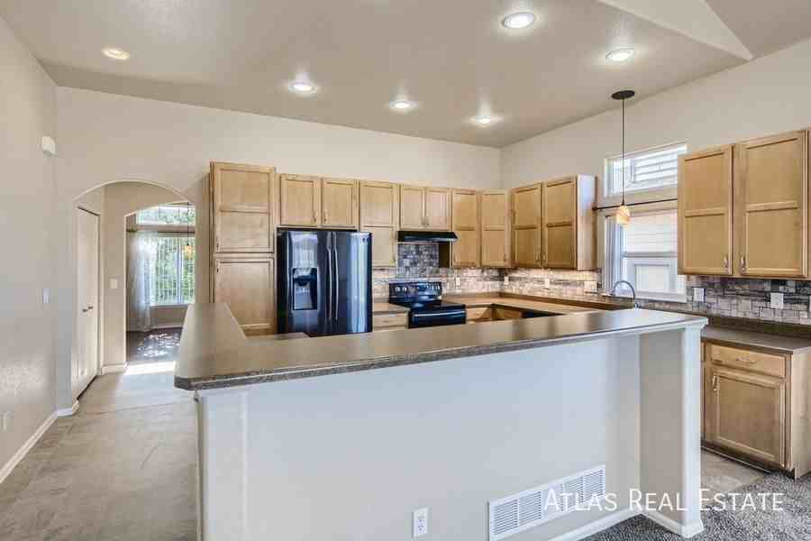 4918 Gami Way - Photo 6 of 33