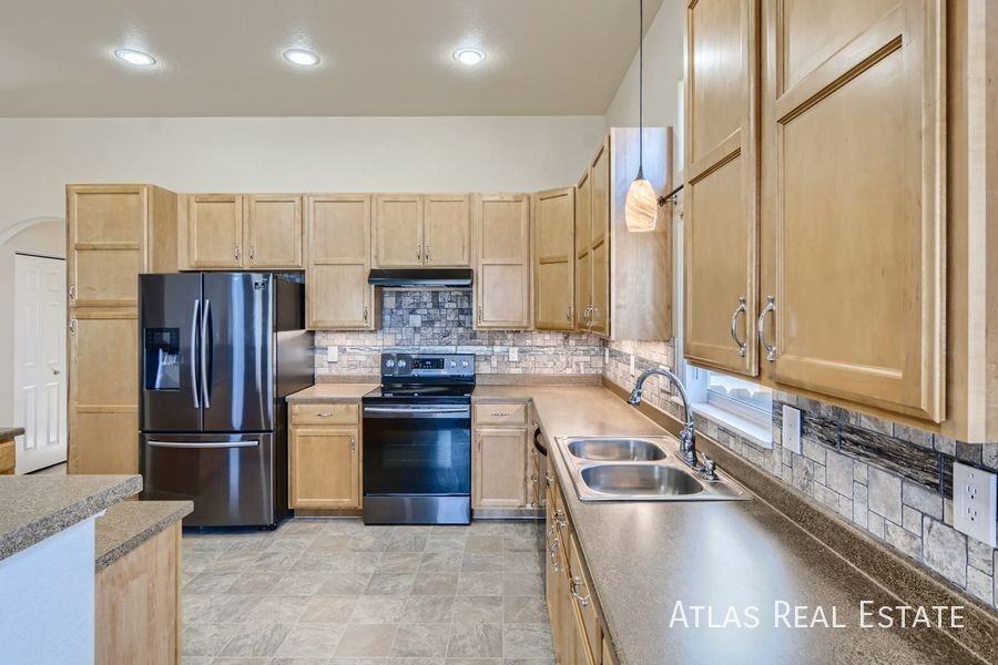 4918 Gami Way - Photo 7 of 33