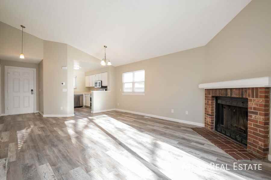 13312 Ash Cir - Photo 3 of 21