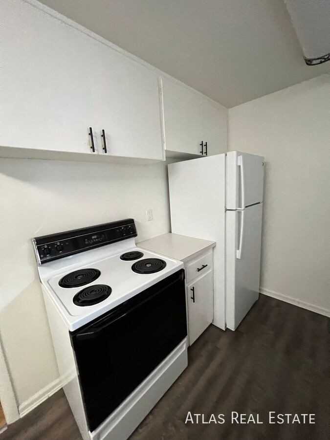 5110 S Pearl St - Photo 4 of 23