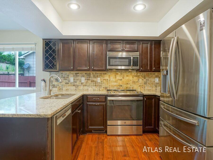 7320 Allens Park Dr - Photo 6 of 26