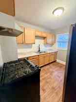 1422 N Limestone - Photo 1 of 1