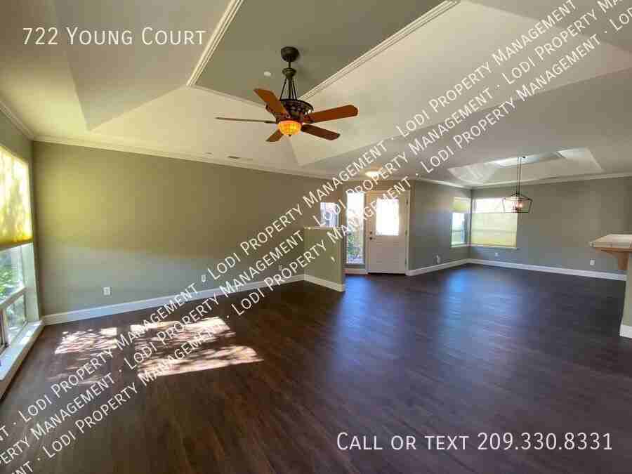 722 Young Ct - Photo 6 of 24