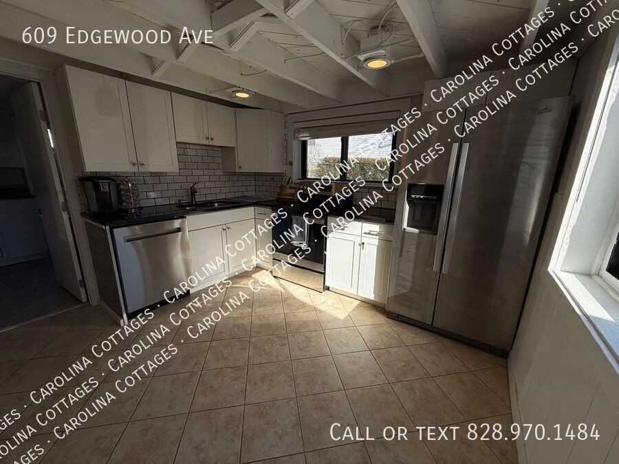 609 Edgewood Ave - Photo 5 of 15