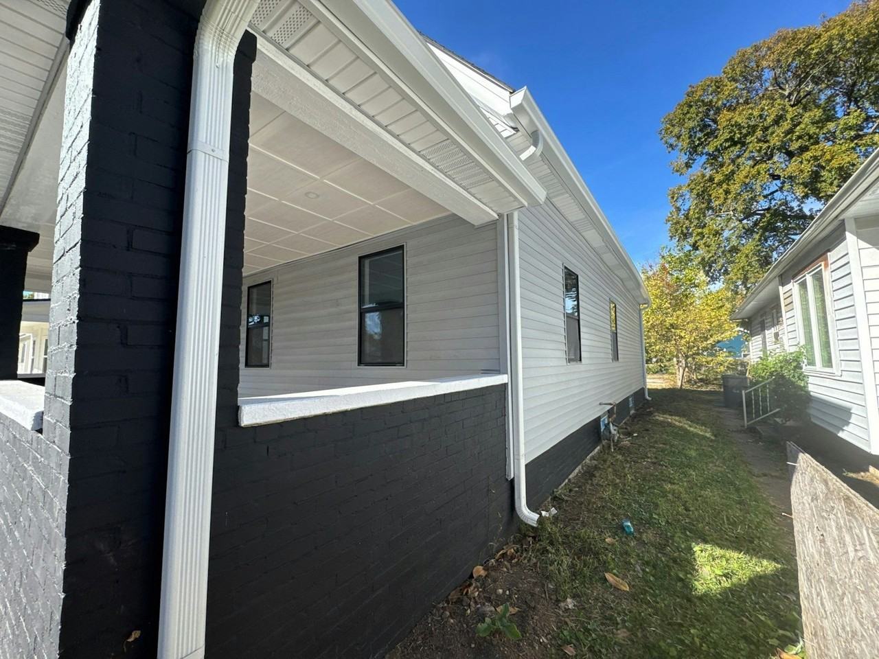 1342 Edgemont Avenue - Photo 2 of 17