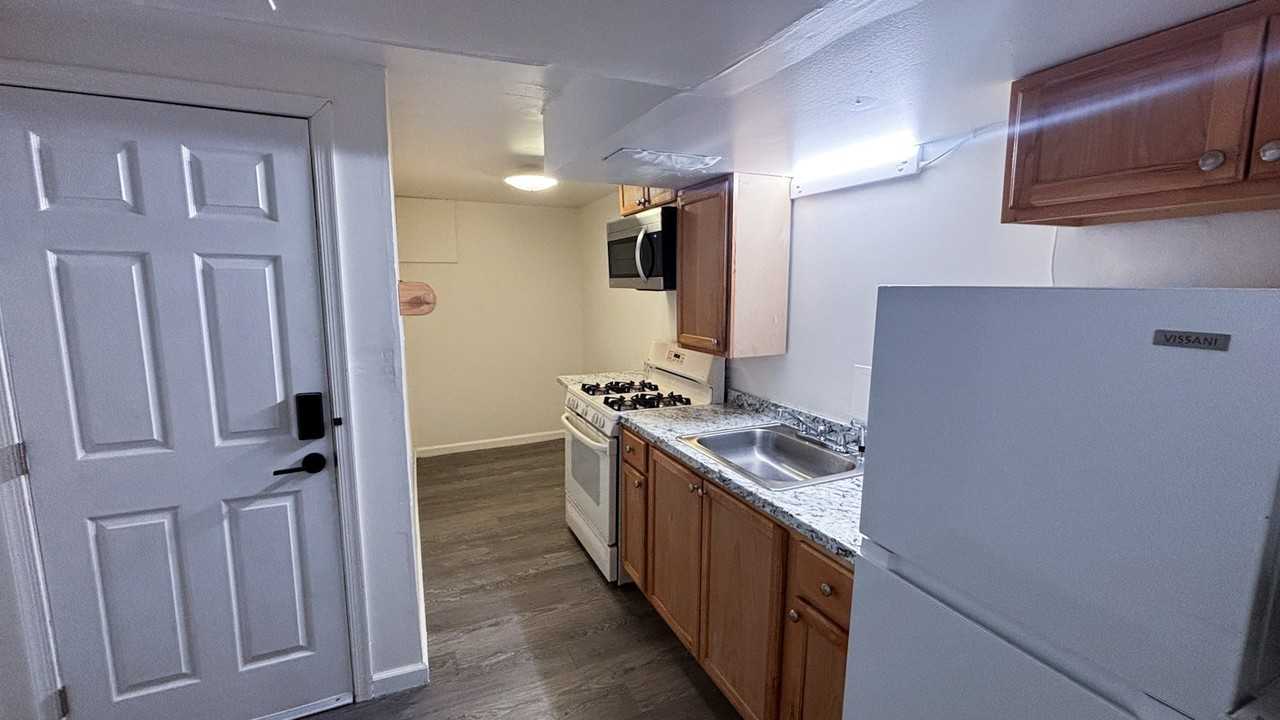 4101 Audrey Ave, Unit 3 - Photo 3 of 10