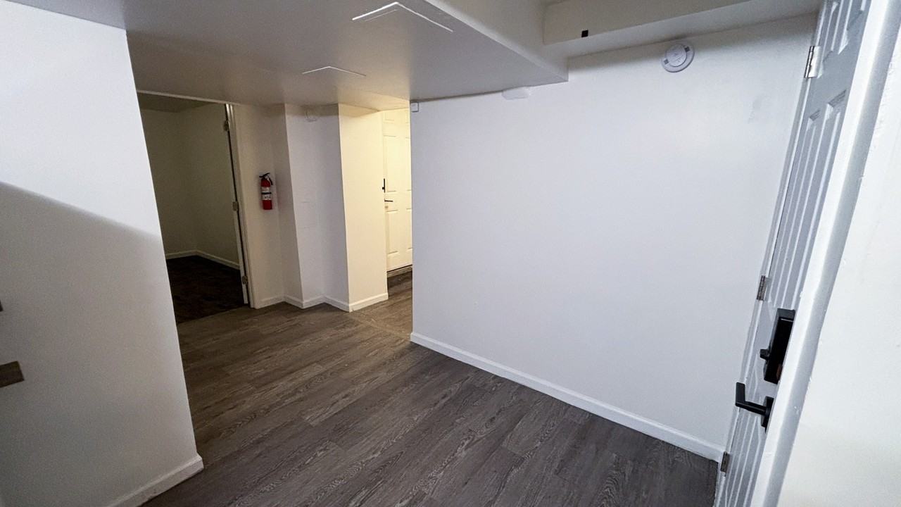 4101 Audrey Ave, Unit 3 - Photo 5 of 10