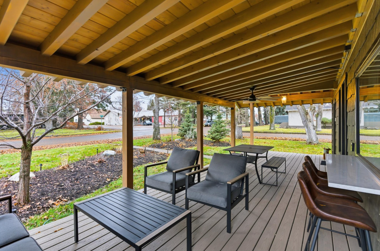 809 3rd Ave W - Photo 5 of 23