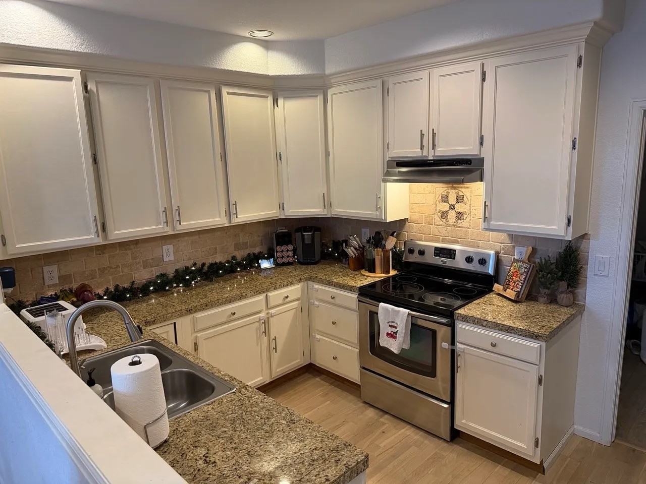 9804 Grove St #C - Photo 4 of 34