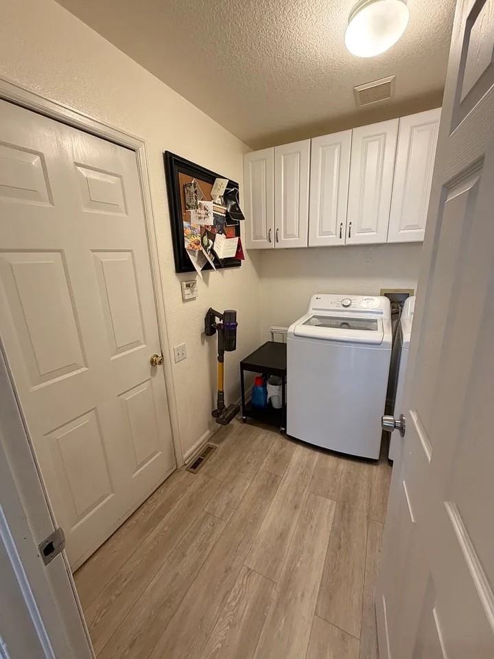 9804 Grove St #C - Photo 7 of 34