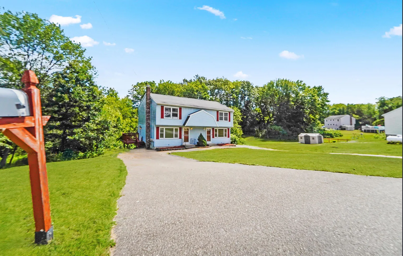 15 Sunnyside Ln #A - Photo 2 of 24