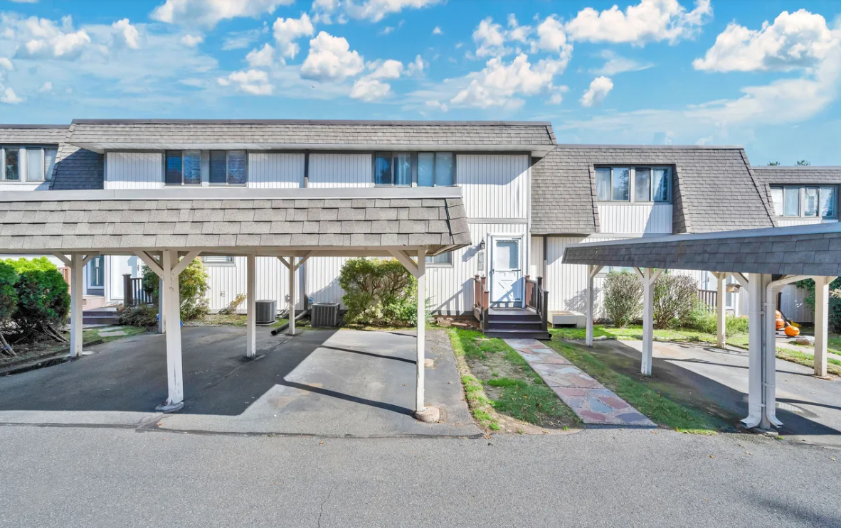 21 Pebblestone Cir #21 - Photo 3 of 39