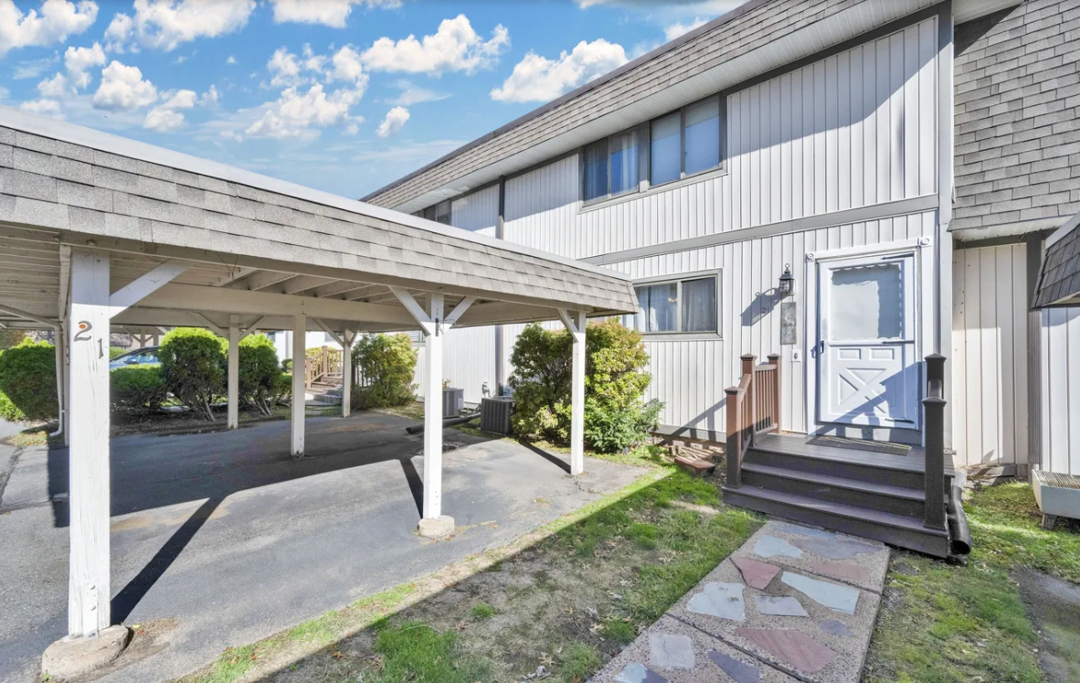 21 Pebblestone Cir #21 - Photo 4 of 39