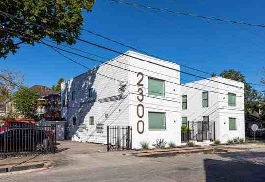 Stanford (2300) - Photo 4 of 23