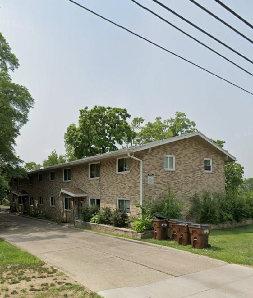 1330 West Hillcrest Avenue - Photo 3 of 10