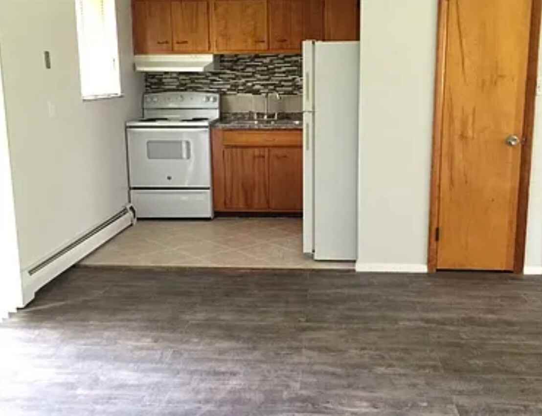 1330 West Hillcrest Avenue - Photo 5 of 10