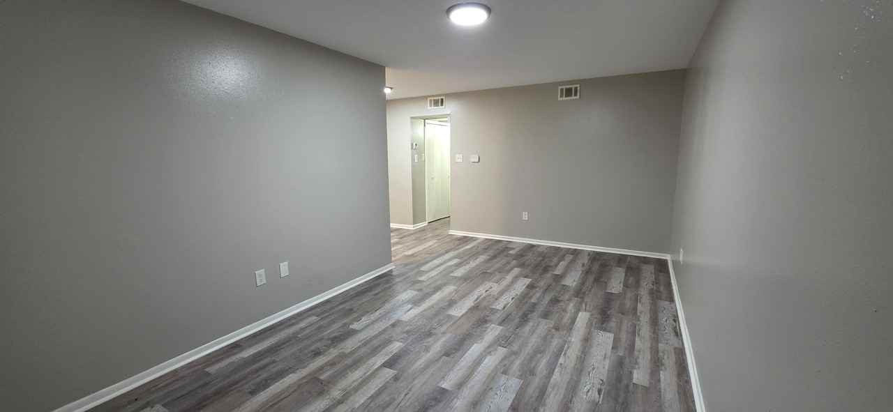 650 Central (Atrium) - Photo 2 of 7