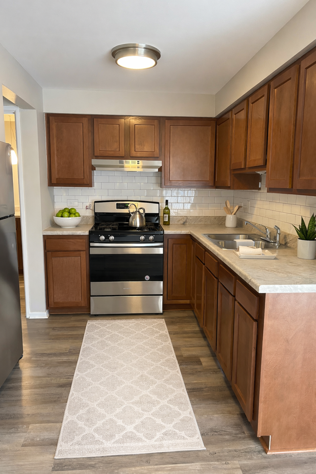 12818 Carriage Lane - Photo 4 of 9