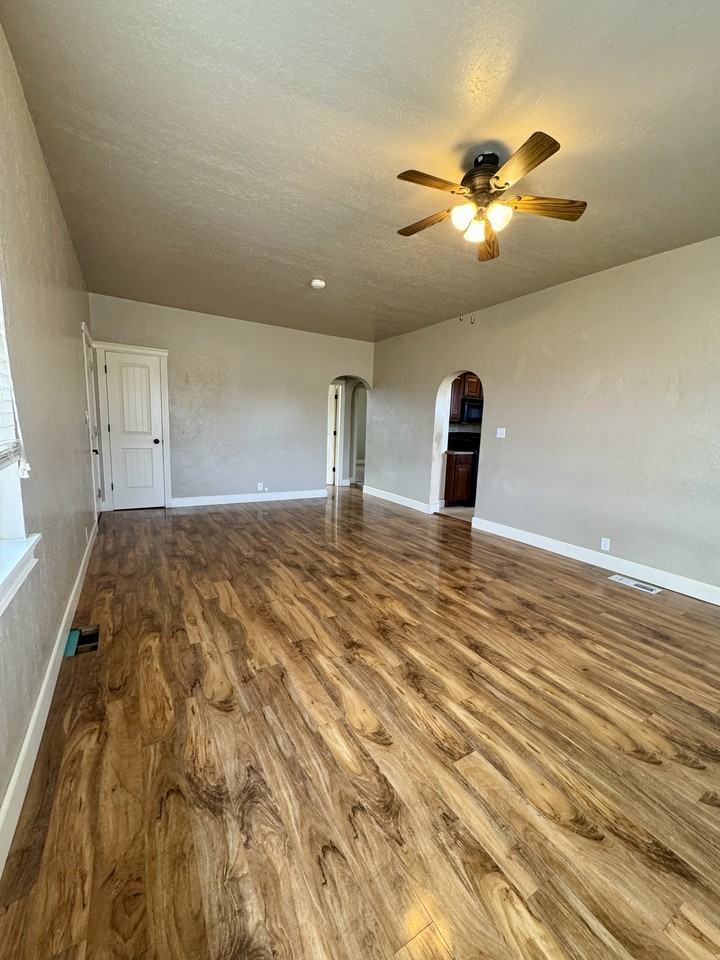 560 E 6th N #1 - Photo 6 of 30