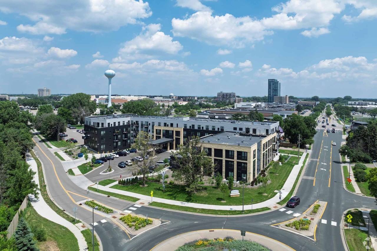 Forty Forty Flats - Photo 3 of 50