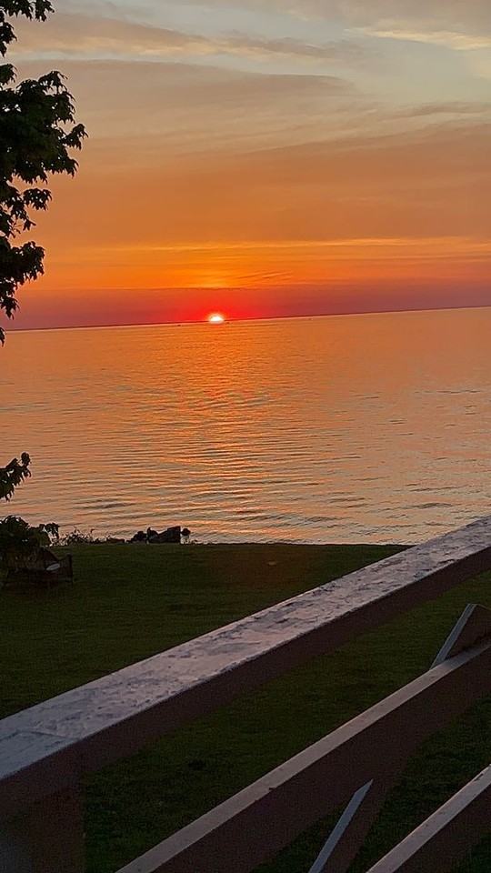 August Management presents the Lake Park Apartments in Sheboygan - Photo 2 of 4