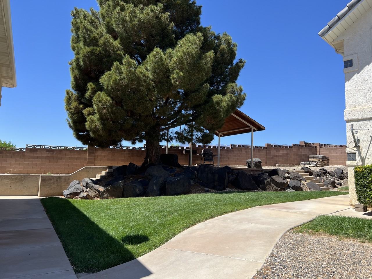 Pecan Apartments - Photo 3 of 17