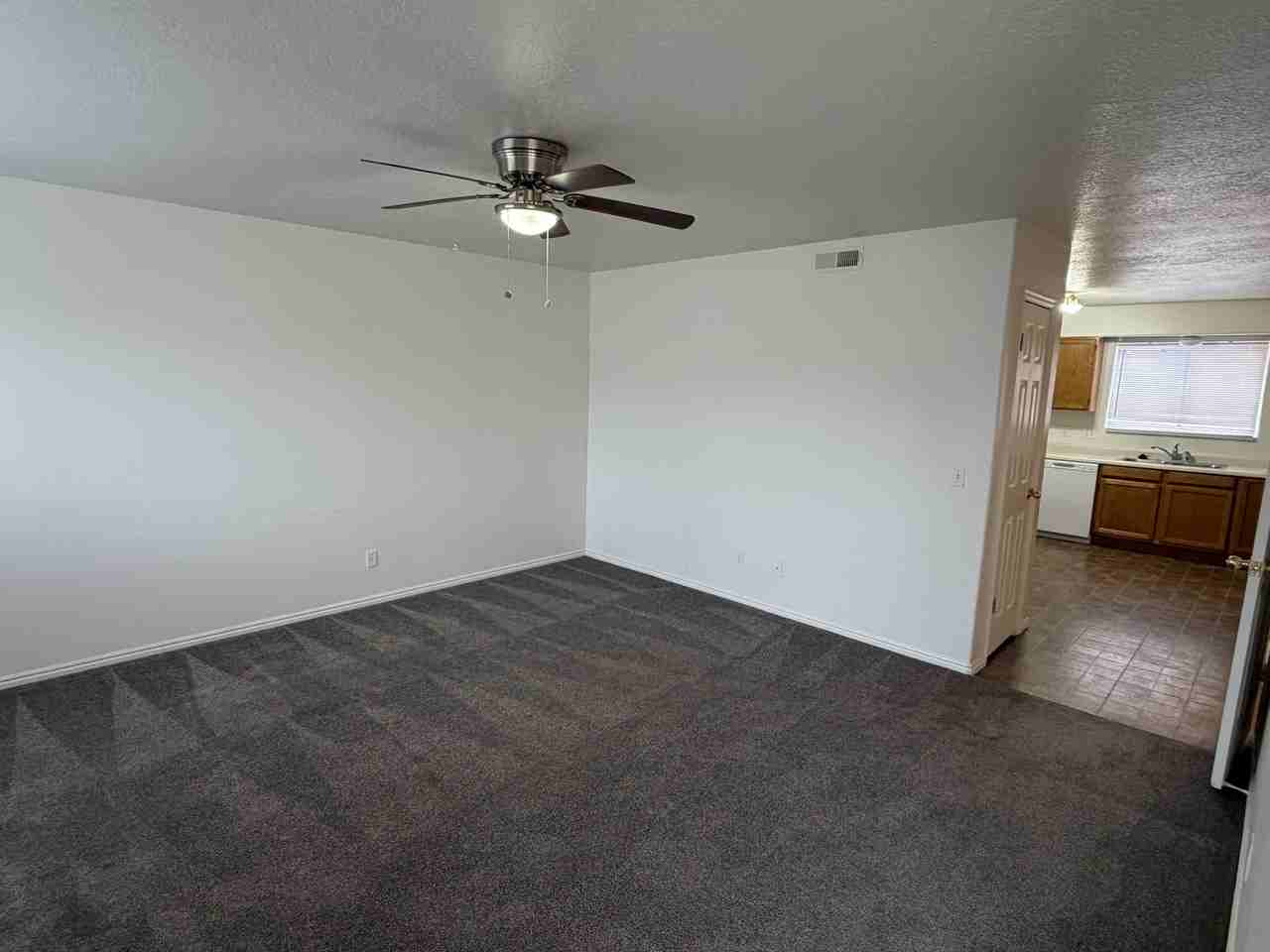 Pecan Apartments - Photo 5 of 17