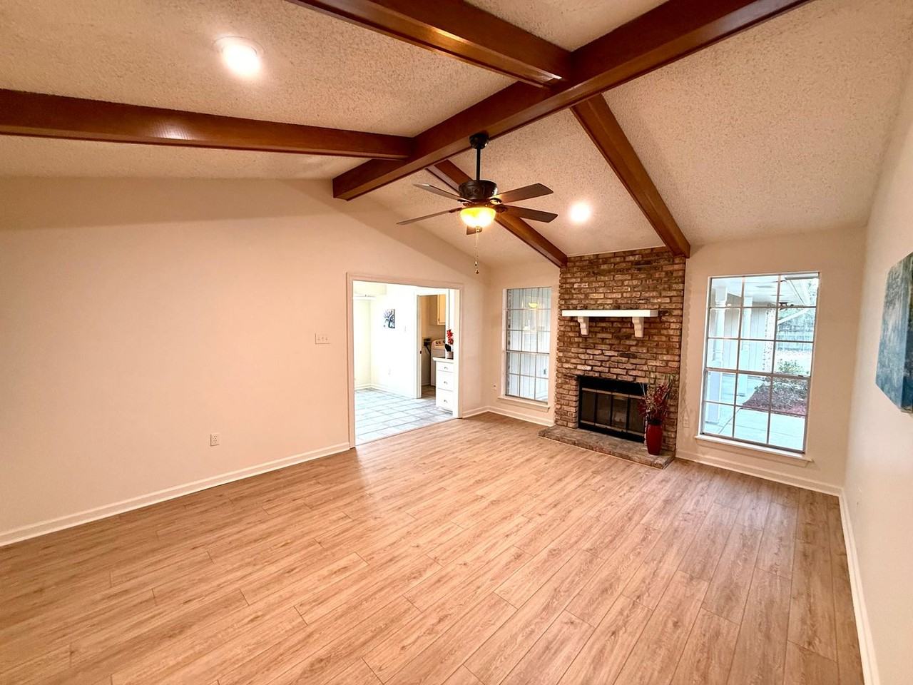 1633 Brookhollow Dr - Photo 3 of 24