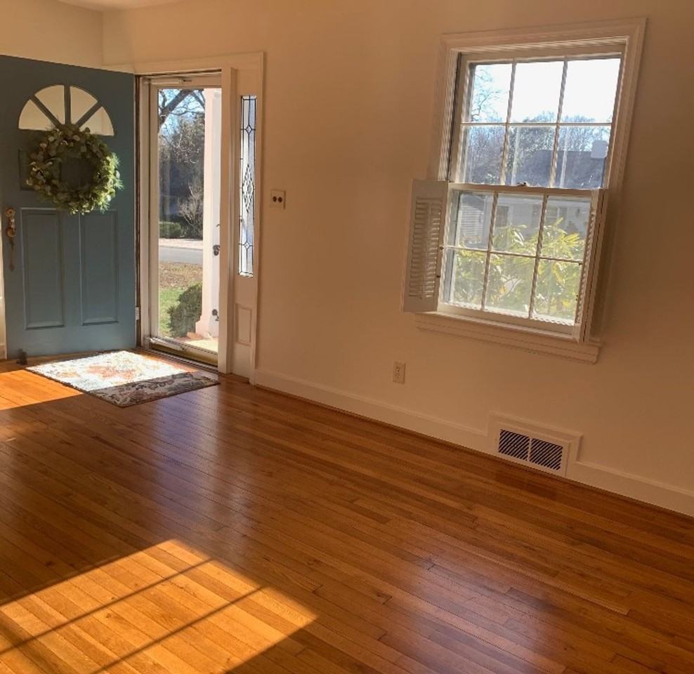 106 W Newlyn St - Photo 2 of 10