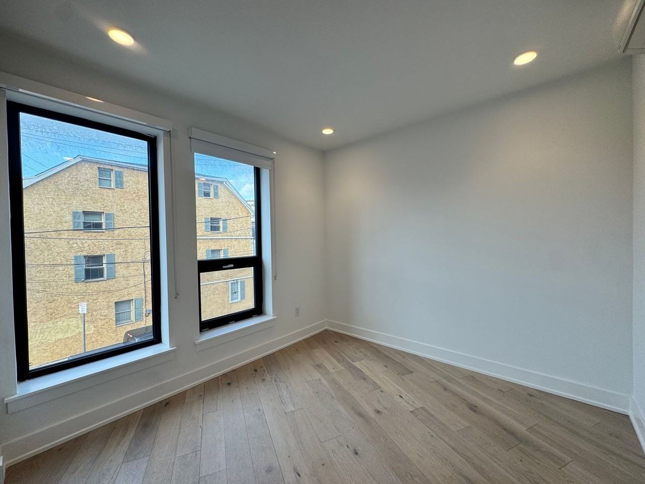 965 Frankford - Photo 4 of 30