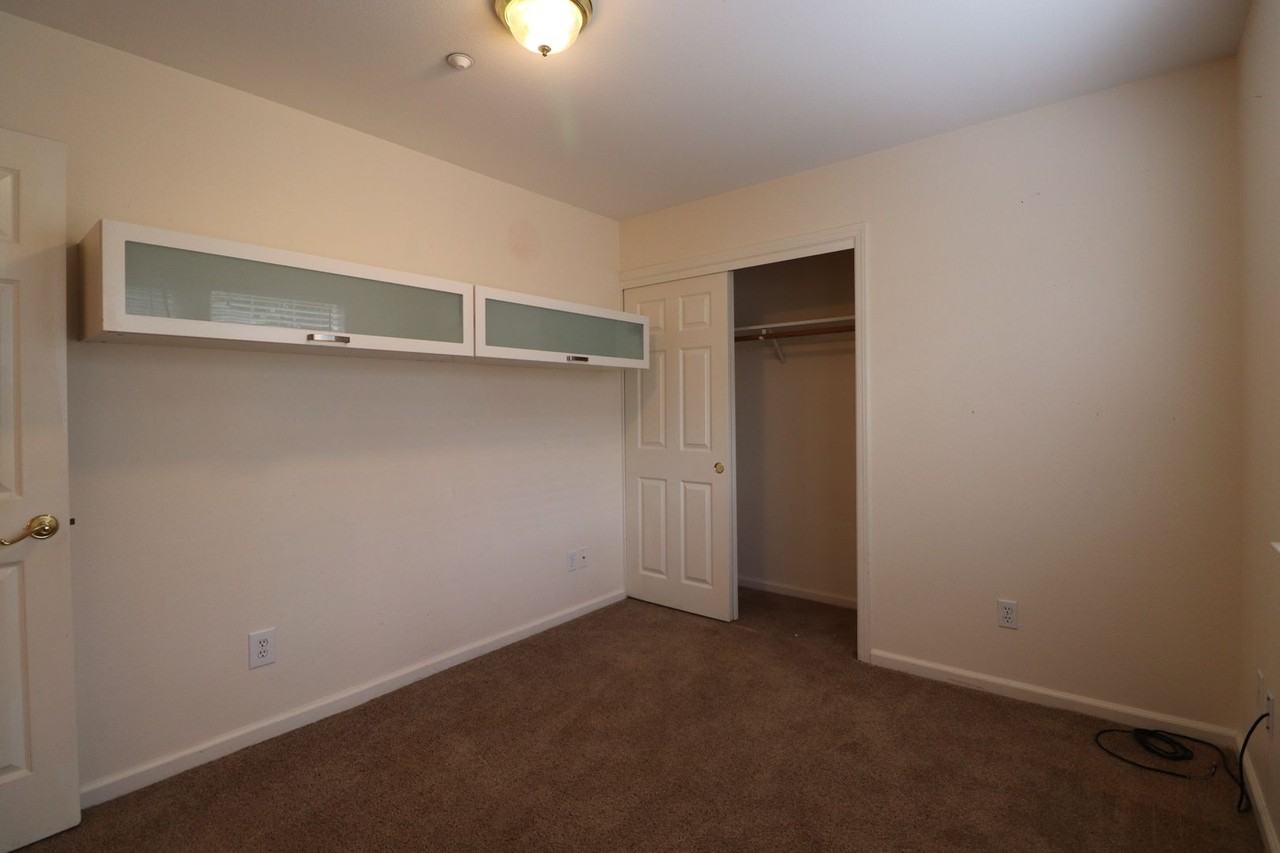 739 Shaw St - Photo 6 of 15