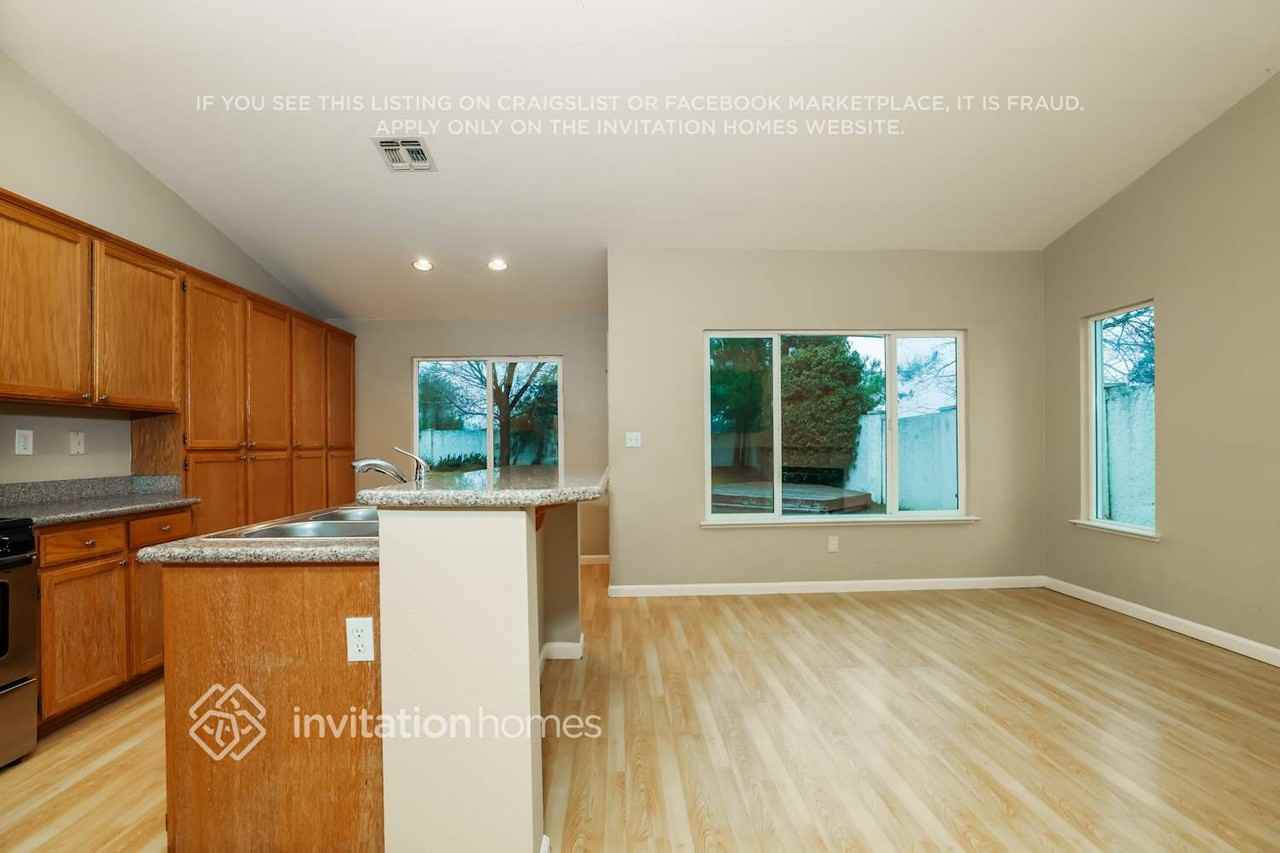 5000 Mesa Ridge Dr - Photo 5 of 17