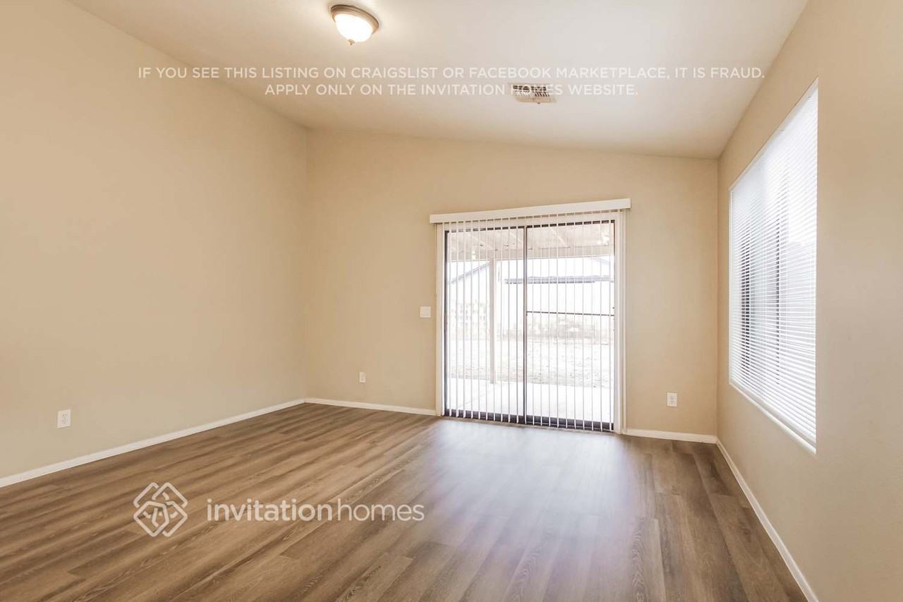 8522 W Highland Ave - Photo 5 of 17