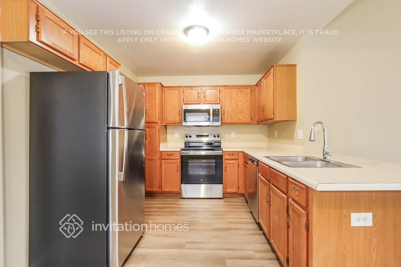 8522 W Highland Ave - Photo 7 of 17