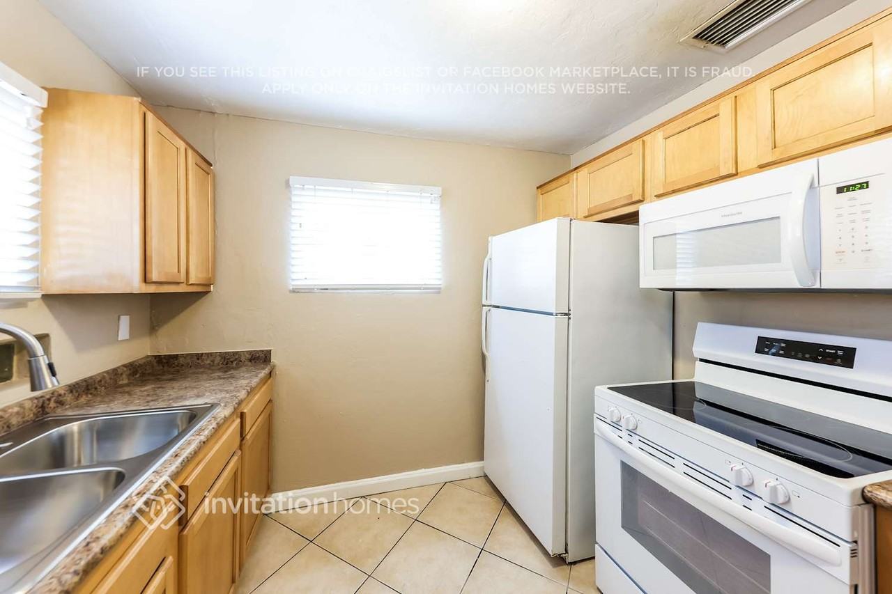 806 E Amelia Ave - Photo 7 of 19