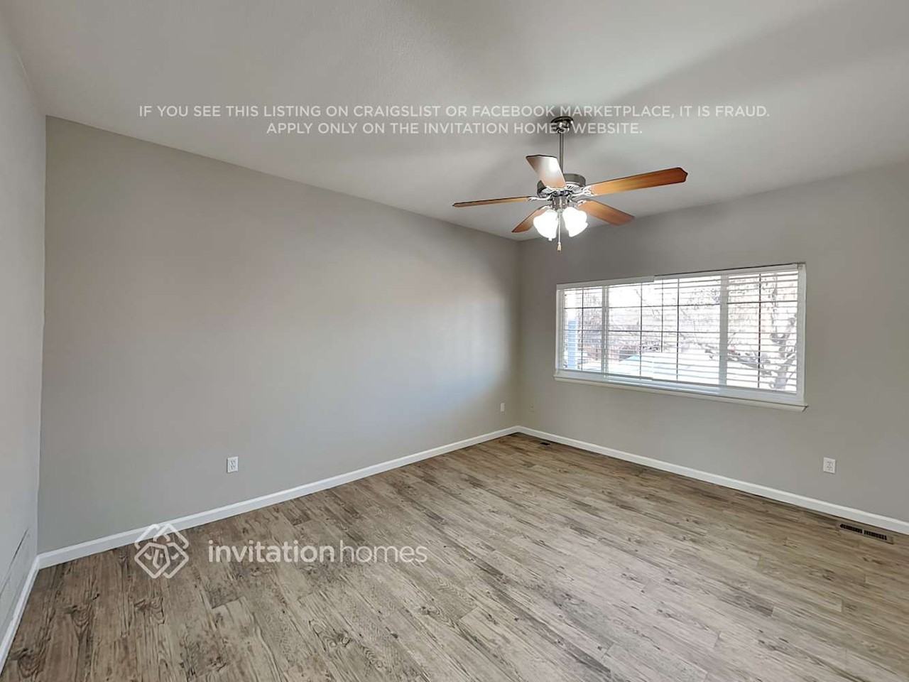 366 Emerald St - Photo 6 of 20