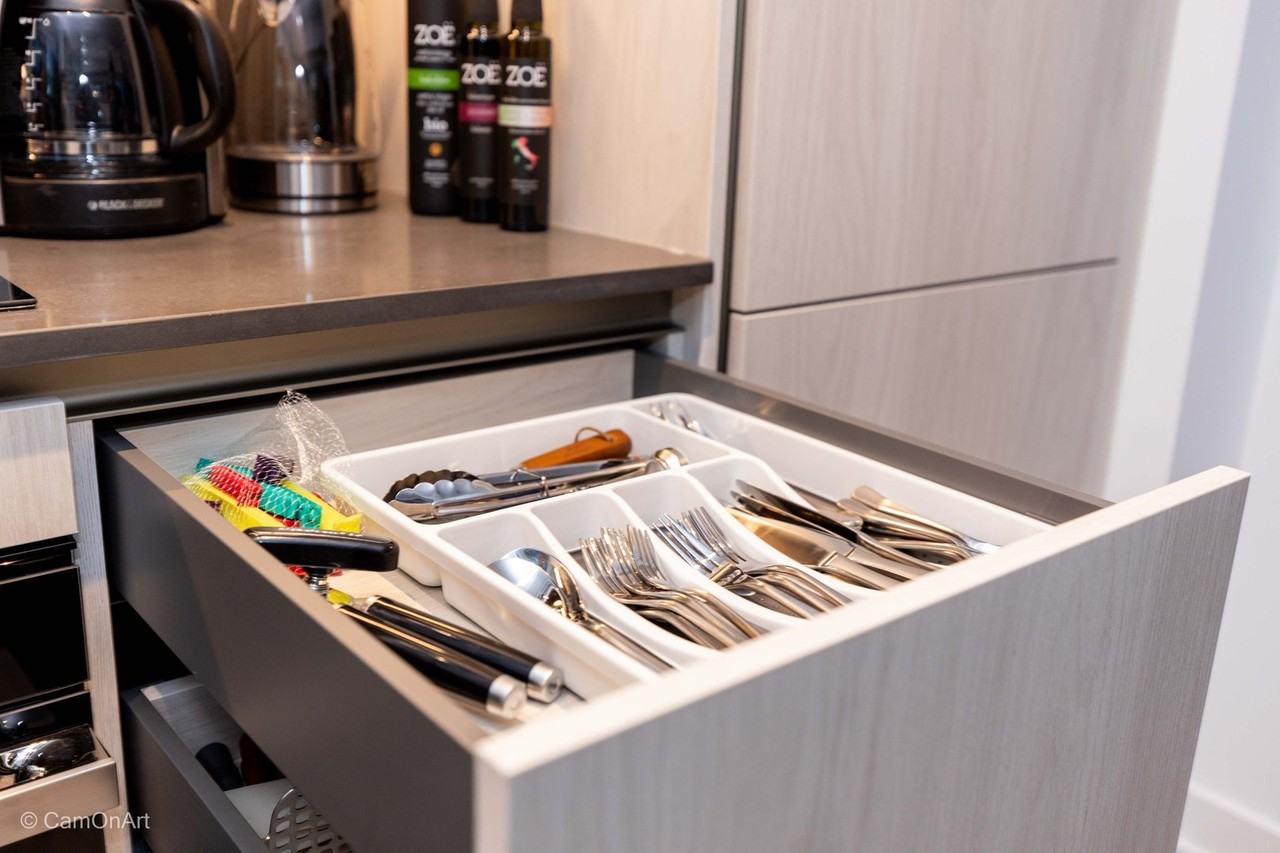 327 King St W - Photo 7 of 13